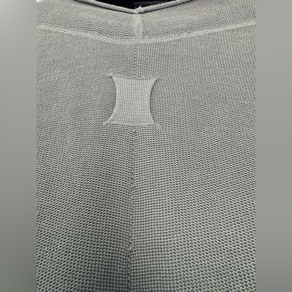 Hannes Roether Knit Top in Platinum Grey. Size S - Picture 7 of 12